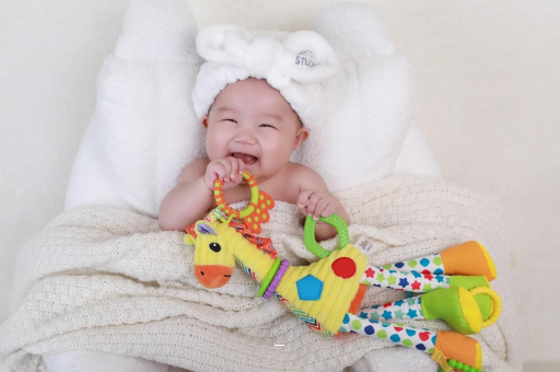 信阳三个月宝宝正确抱姿 信阳三个月宝宝正确抱姿